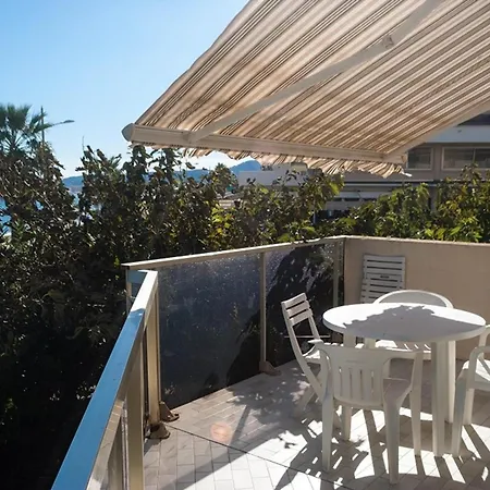 Apartment T2 Au Lavandou, Acces Plage, Climatisation, Parking, Pour 4 Personnes - Fr-1-803-62 Le Lavandou