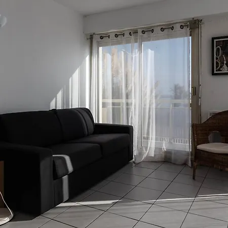 Le Lavandou, T2 - 4 Personnes, Belle Vue Mer, Acces Direct A La - Fr-1-803-62 *