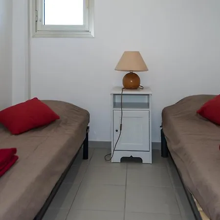 Апартаменти T2 Au Lavandou, Acces Plage, Climatisation, Parking, Pour 4 Personnes - Fr-1-803-62 *