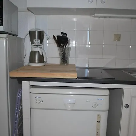 Апартаменти T2 Au Lavandou, Acces Plage, Climatisation, Parking, Pour 4 Personnes - Fr-1-803-62 Ле-Лаванду