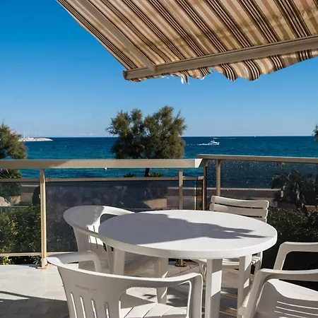 Апартаменти T2 Au Lavandou, Acces Plage, Climatisation, Parking, Pour 4 Personnes - Fr-1-803-62