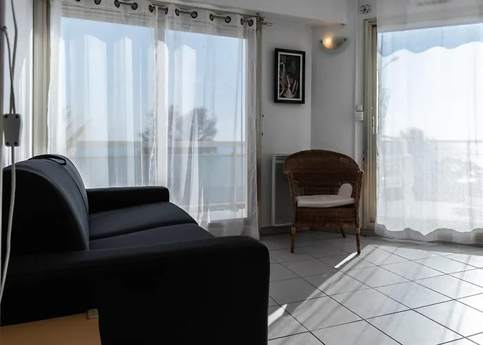 T2 Au Lavandou, Acces Plage, Climatisation, Parking, Pour 4 Personnes - Fr-1-803-62 * Le Lavandou