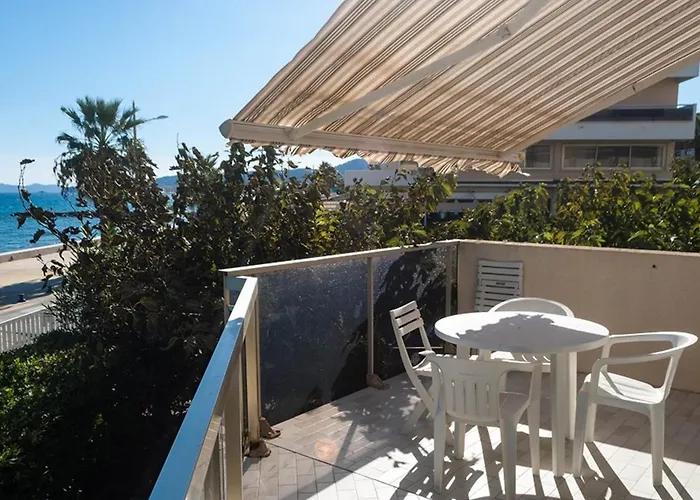 Apartment T2 Au Lavandou, Acces Plage, Climatisation, Parking, Pour 4 Personnes - Fr-1-803-62 Le Lavandou